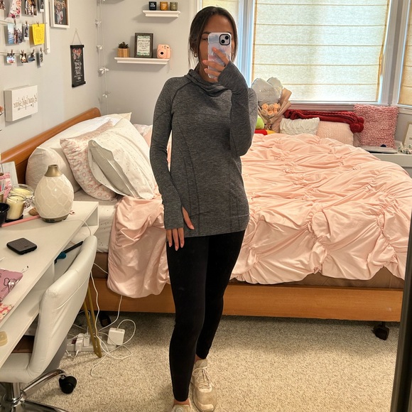 Ivivva Long Sleeve Hoodie - Picture 5 of 6